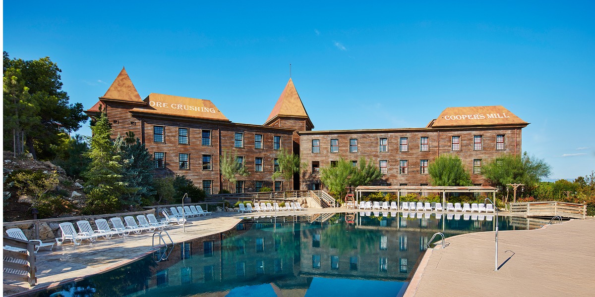 Hotel Gold River